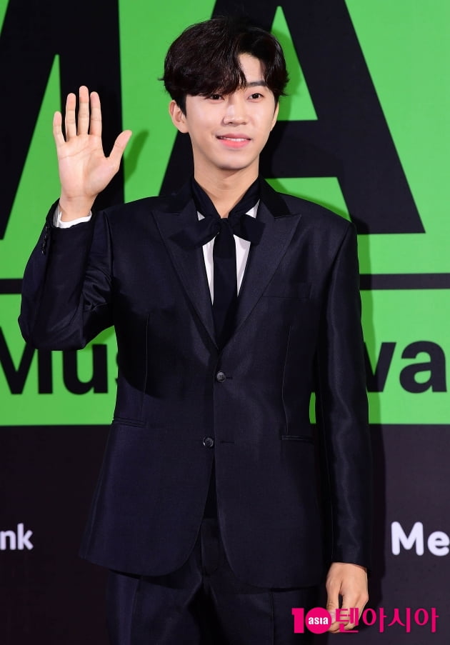 [TEN 포토] 임영웅 '잘생김이 넘쳐흘러~'