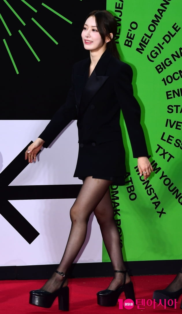 [TEN 포토] 르세라핌 사쿠라 '즐거워요~'