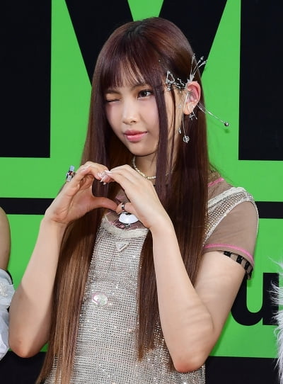 [TEN 포토] 뉴진스 혜인 '윙크+하트까지 다 드려요'