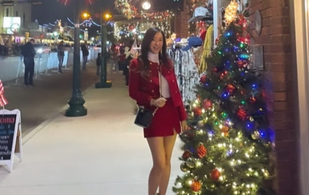 '추신수♥' 하원미, 애셋맘 맞아? 미니 스커트+명품 C사로 완성한 패션