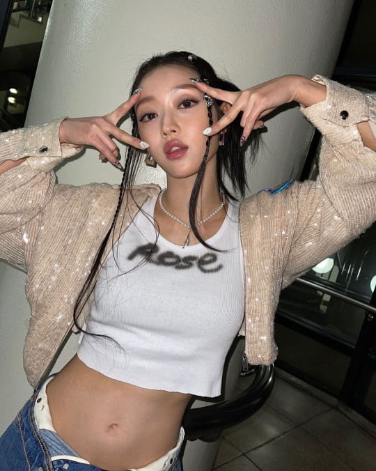 유아, 허리 사이즈 21인치도 안될듯…손나은 능가하네