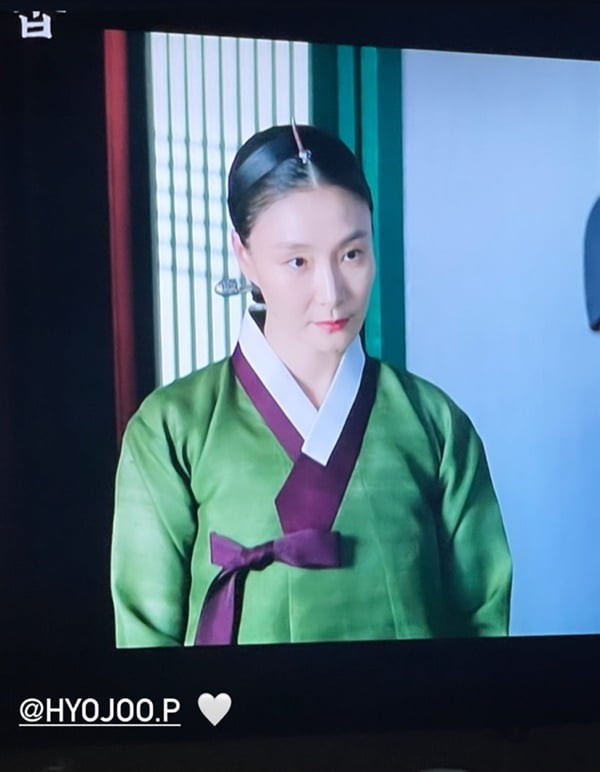 송혜교, '절친' 박효주 위해 '슈룹' 본방 시청…'지헤중' 우정 훈훈
