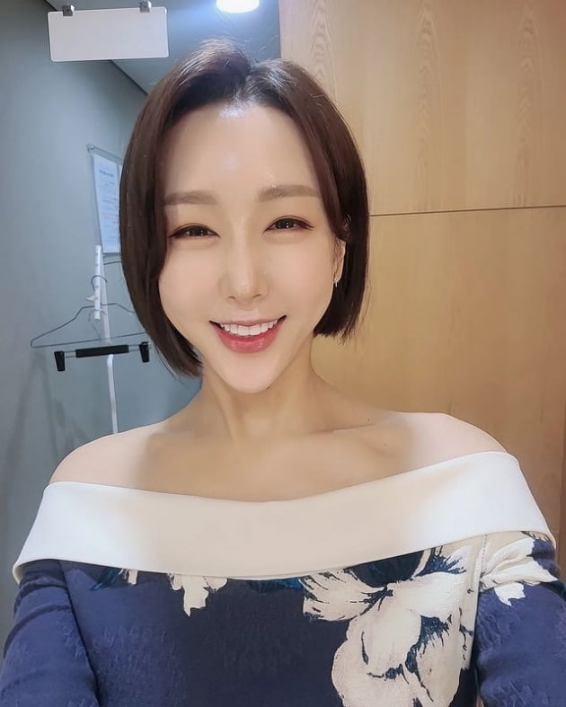 한영, 8살 연하 ♥박군과 결혼하더니 점점 더 어려지네