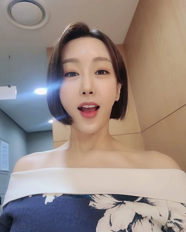 한영, 8살 연하 ♥박군과 결혼하더니 점점 더 어려지네