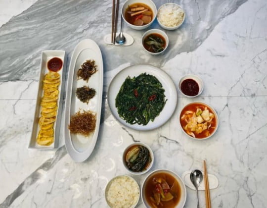 집밥 차린 손예진♥기저귓값 번 현빈…호랑이띠 子 부모됐다[TEN피플]