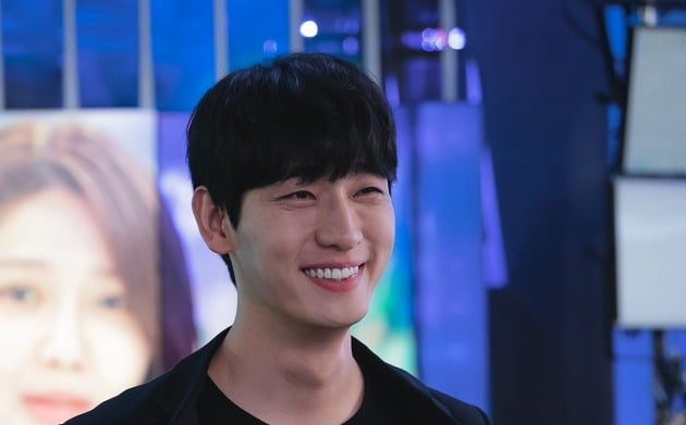 '최수영과 해피엔딩 '윤박 "'팬레터', 따뜻한 마음·감성 잘 전달됐길" 소감