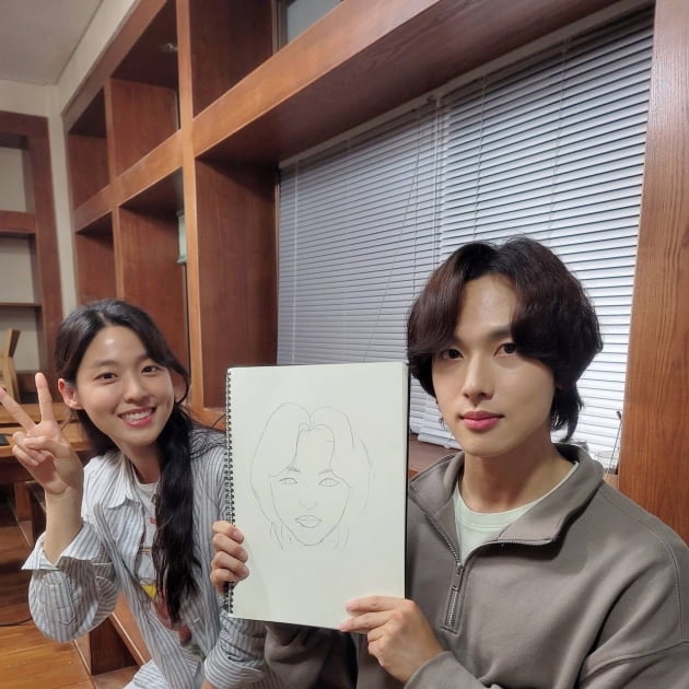 '코로나19 확진' 임시완, 센스 넘치는 근황 "나는 전혀 아프지 않아"