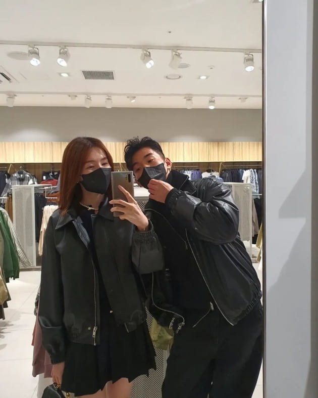 조예영♥한정민, '척하면 척' 천생연분이네…올블랙 데이트룩