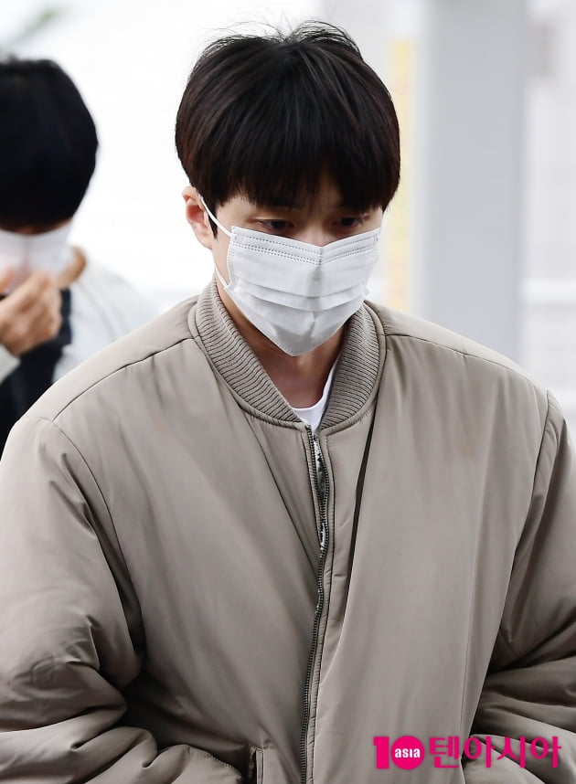 [TEN 포토] SF9 찬희 '바람이 너무 차가워'