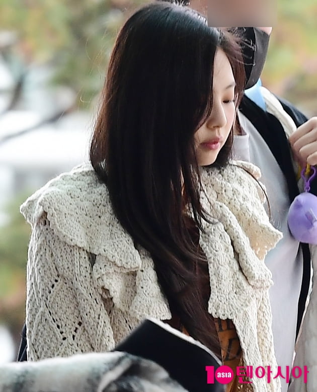 [TEN 포토] 블랙핑크 제니 '햇빛도 질투하는 미모'