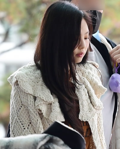 [TEN 포토] 블랙핑크 제니 '햇빛도 질투하는 미모'