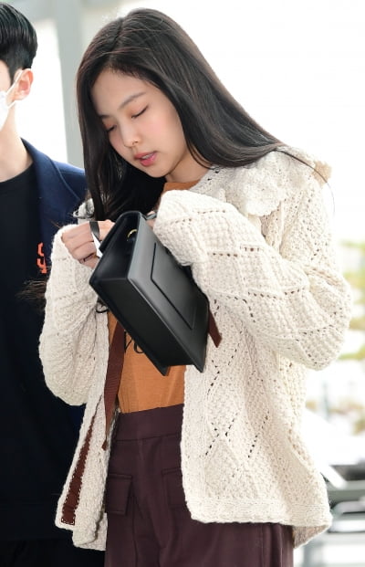 [TEN 포토] 블랙핑크 제니 '수수한 민낯도 빛나네'