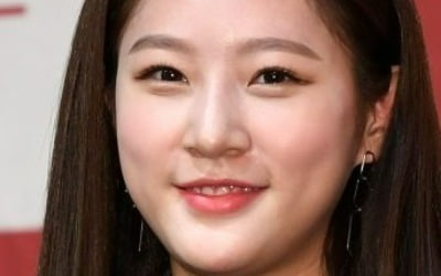 '음주운전 사고' 김새론, 재판대 선다…동승자와 불구속 기소