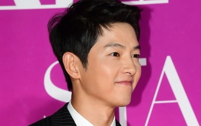 '열애만 반쪽 인정'…송중기, ♥英연인과 임신·결혼설 "확인 불가"인 이유 [TEN피플]