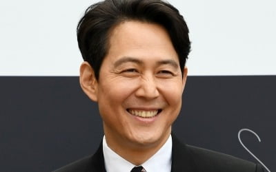 '오징어게임' 이정재, 금관문화훈장 '영예'…尹대통령 만났다