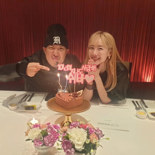 별, ♥하하와 결혼 10주년 자축…남편의 터프한 고백에 신난 애셋맘