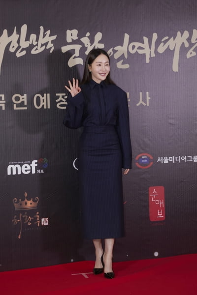 엄지원, '대한민국 문화연예대상' 최우수연기상 영예