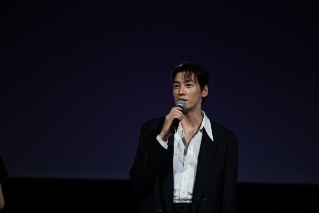 [종합] "스며들었다" 이성경♥김영광 로맨스에 빠져버린 감독 '자신감 통제불능'