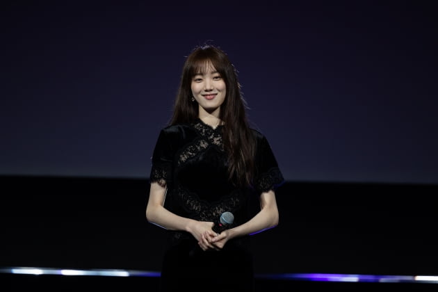 [종합] "스며들었다" 이성경♥김영광 로맨스에 빠져버린 감독 '자신감 통제불능'