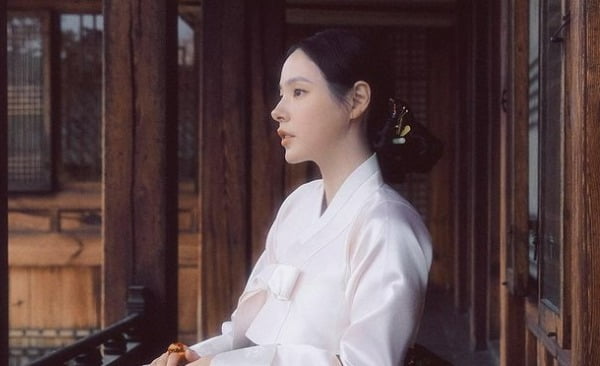 '태양♥' 민효린, 벌써 子 첫 돌인데 여전하네…단아한 한복 자태