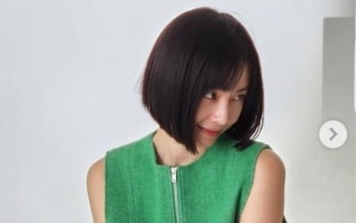 홍수현, 단발 스타일로 '리즈 미모' 갱신…'극세사 몸매' 눈길