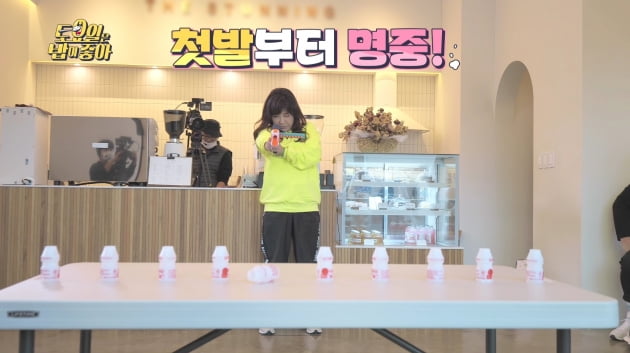 [종합] 노사연, 66세에 진짜 재능 찾나…사격 실력에 "총알 하나로 적군 2명 쏴" ('토밥좋아')