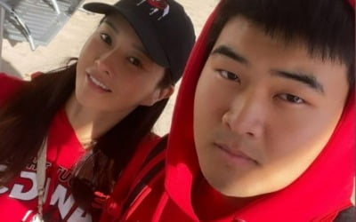 하원미, ♥추신수 빼다박은 아들과 데이트 "풋볼 응원해야 하니까"