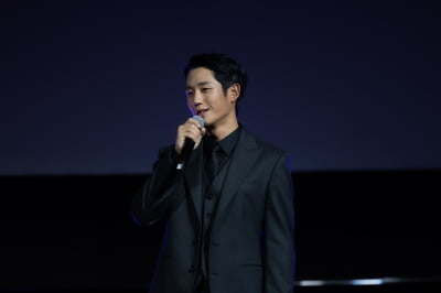 정해인 "안대 쓴 연기, 처음 느낀 핸디캡('커넥트')