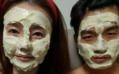 "표정, 왜 그래?" 조예영도 놀란 ♥한정민 얼굴…웃통 벗고 피부 관리 중