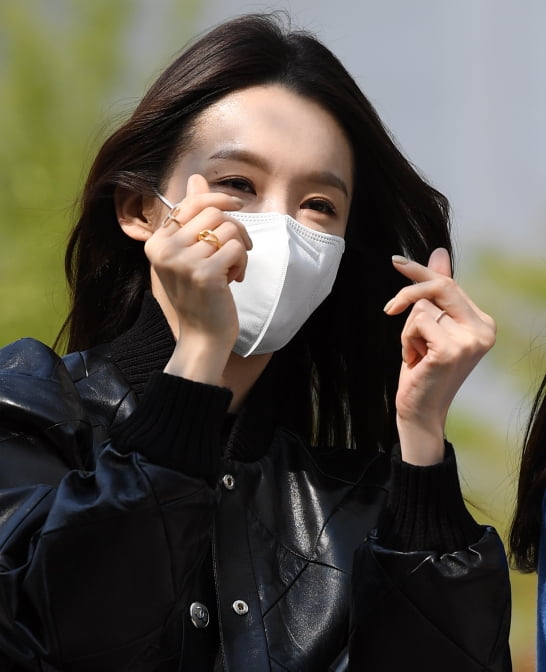 65억원 '건물 쇼핑' 했던 강민경, PPL 논란 뒤 호감 회복 위한 대장정[TEN피플]