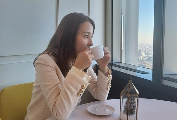 '기성용♥' 한혜진, 하늘과 닿겠네…뷰맛집 5성급 호텔서 즐긴 힐링 점심