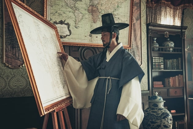 /사진=영화 '탄생' 윤시윤 스틸