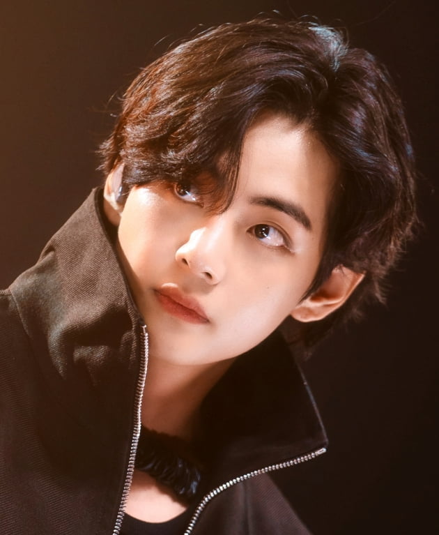BTS 뷔 '방콕 엠파이어&필리핀 GA타워'..초대형 LED 광고
