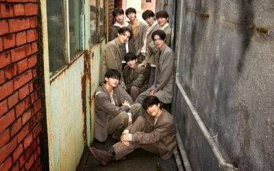 '하이브 첫 日 그룹' &TEAM, 오늘(7일) 데뷔…방시혁 포함 초호화 작가진 출동