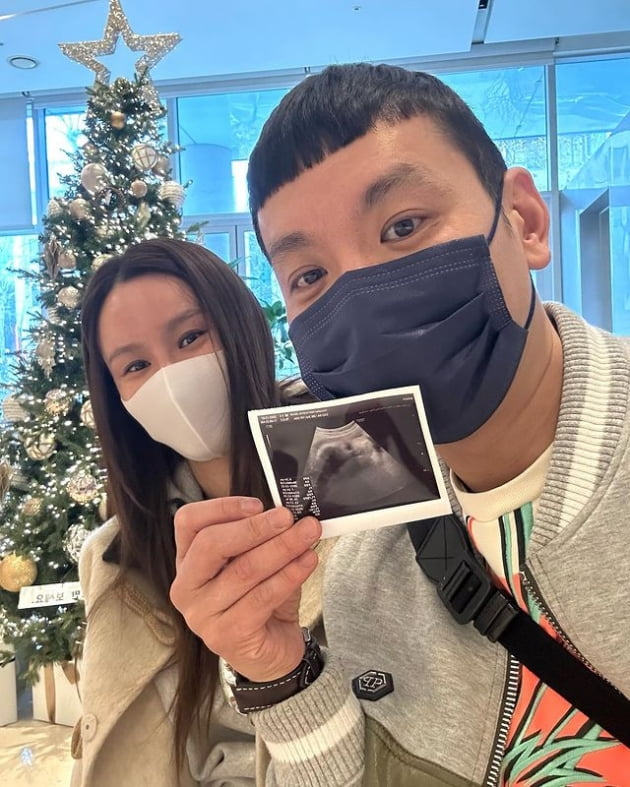 '다섯째 임신' 경맑음, 껌딱지 ♥정성호와 산부인과 방문 "오늘부터 유도분만 가능"