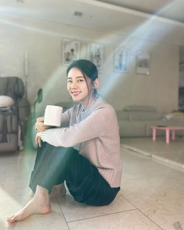 '우효광♥' 추자현, 차 한 잔의 여유…흐릿한 가족사진만 봐도 단란