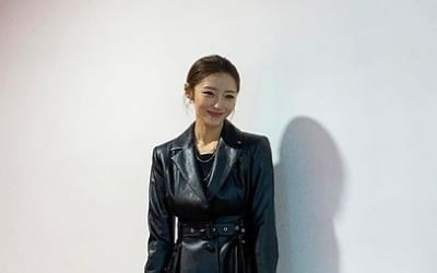 서하얀, 다리만 쭉? 어플 힘으로 길이 늘렸나…♥임창정도 놀라겠네