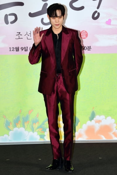 [TEN 포토] 김영대 '강렬한 레드'