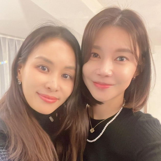 '주상욱♥' 차예련, 고소영이 직접 목걸이 걸어주네…특급 서비스 받는 여배우