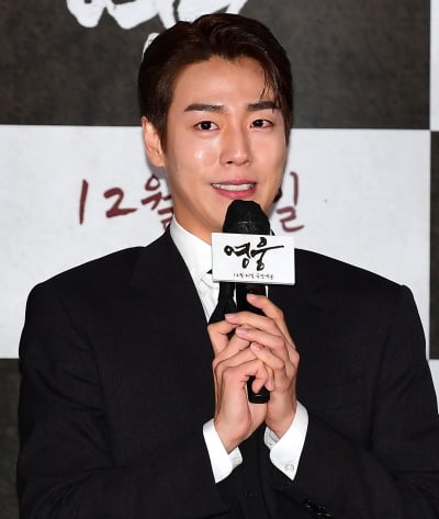 [TEN 포토] 이현우 '긴장되요'