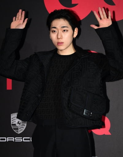 [TEN 포토] 지코 '격한 반가움'