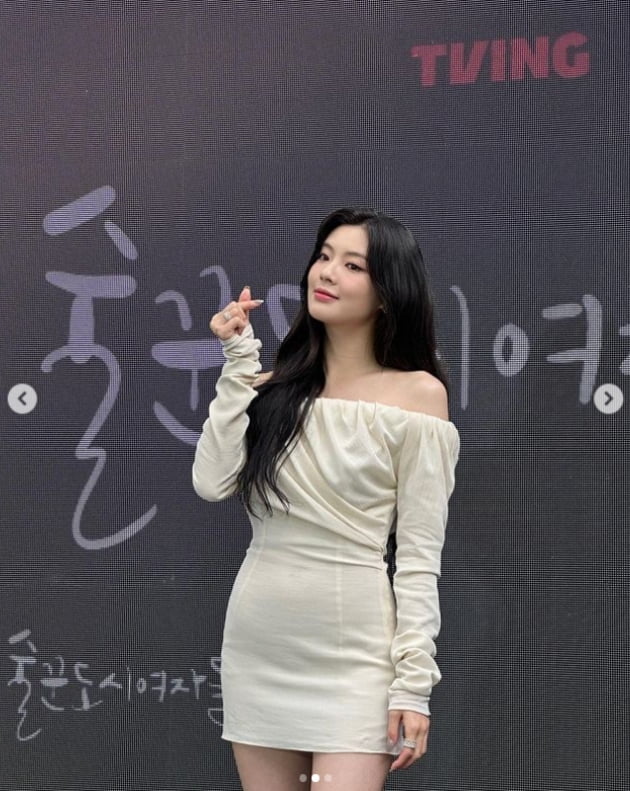 '이광수♥'이선빈, 미니 드레스 길쭉한 각선미...완벽 비주얼