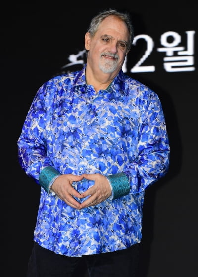 [TEN 포토] 존 랜도 프로듀서 '포토타임은 화려하게'