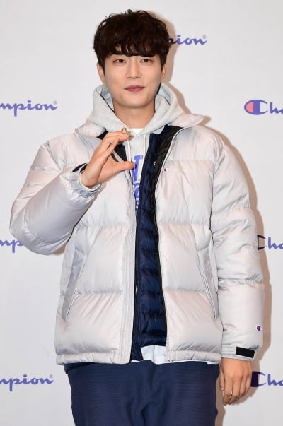 [TEN 포토] 윤두준 '달콤미소에 여심녹네'