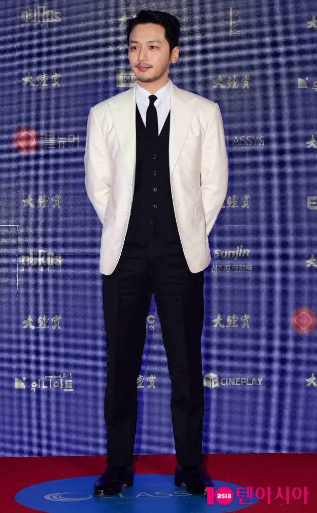 [TEN 포토] 변요한 '마초남의 매력'