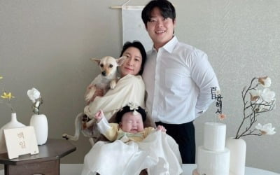 '10살 연하♥' 김영희, 딸 100일인데 실수로 '93일상'…소파 정리 또 해야하는 윤승열