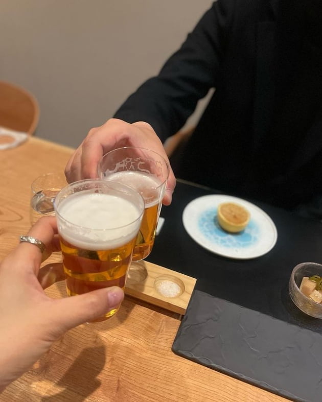 서현진, ♥의사 남편과 필사적으로 남긴 결혼기념일 자축 파티 "꾸역꾸역"
