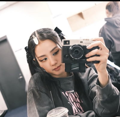 블랙핑크 지수, 카메라와 맞먹는 얼굴 크기…연예계 대표 소두 인증