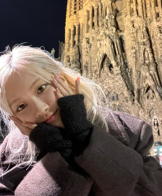 블랙핑크 로제, 바르셀로나 밝힌 미모…나라 구할 정도의 인기
