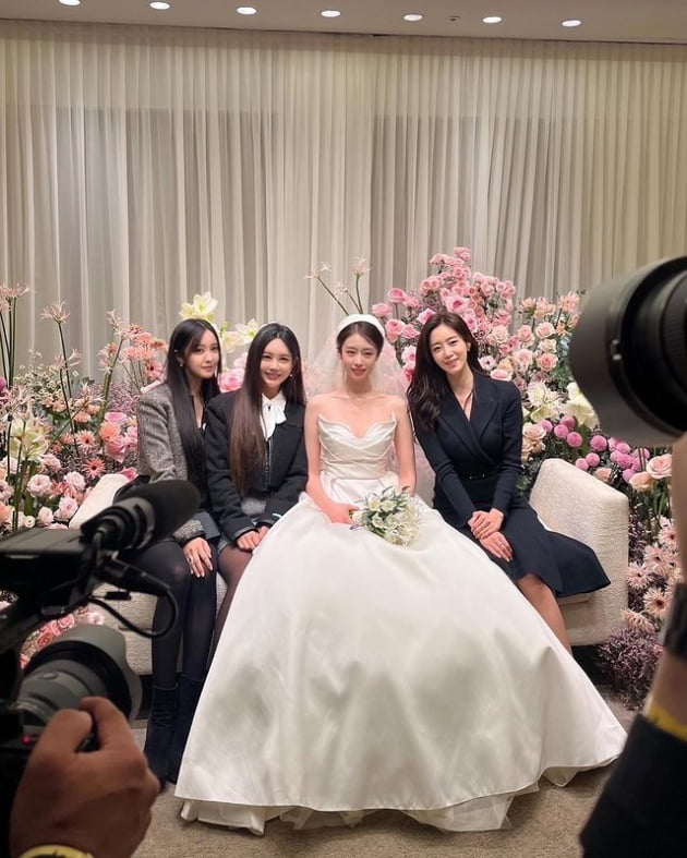 티아라 효민, '황재균♥' 지연 응원 "눈치 보고 애쓰지 않아도 사랑 받을 자격 충분"